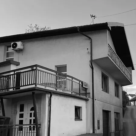 Old Town Apartment *